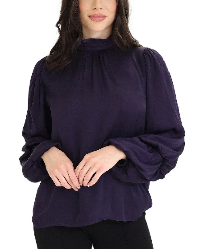 Blouse w/ Tiered Sleeves